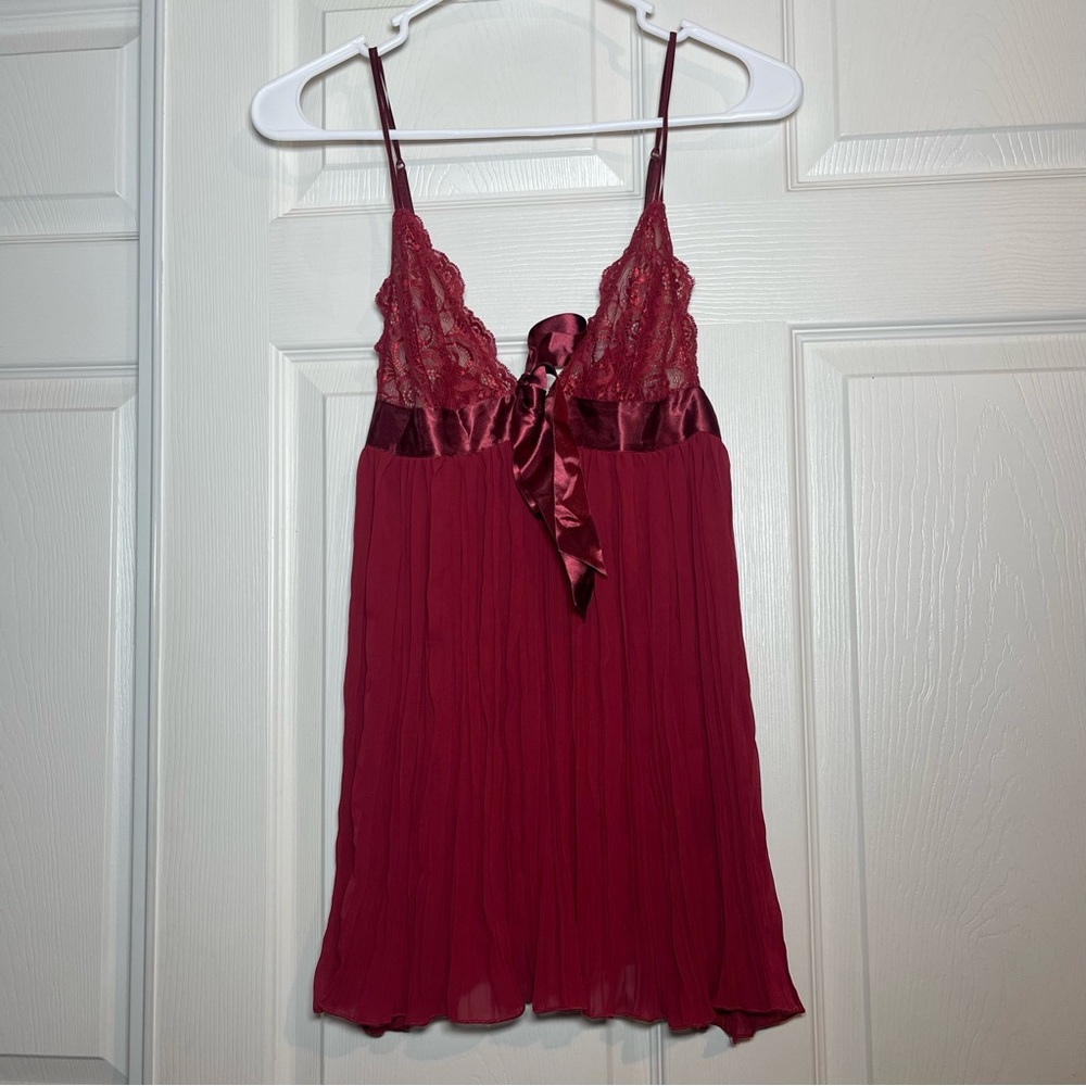 Victoria's Secret Sheer Burgundy Crinkle Pleat Chiffon & Lace Babydoll Sz Small